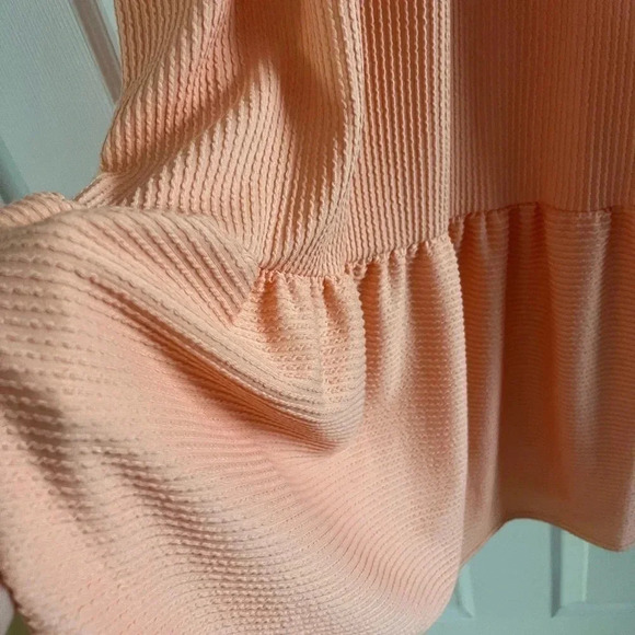 Caution to the wind dress - Picture 4 of 6